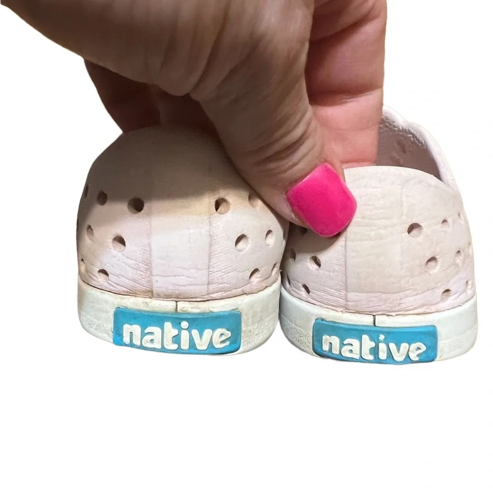 Native Light Pink Water Shoes Child Size 10
